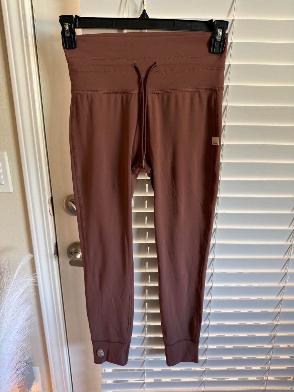 Never Worn Women’s Vouri High-Waist Drawstring Leggings in Chestnut Brown